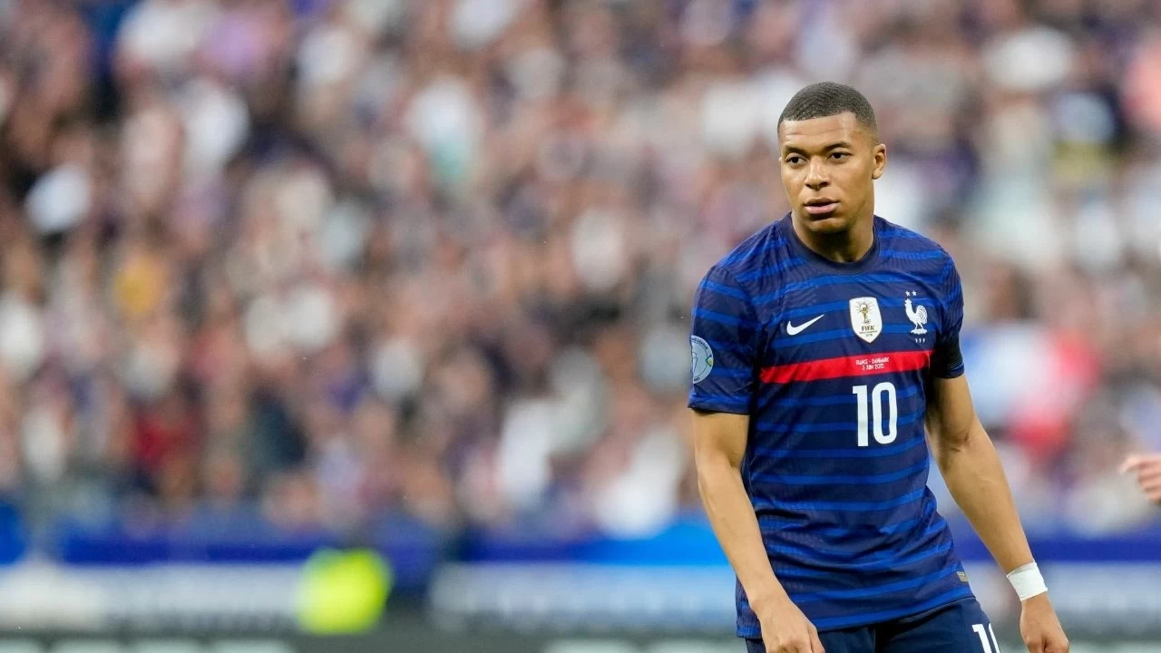 Mbappe tecavüz olayı ne, dini inancı, evli mi, kaç yaşında, sevgilisi kim? Boyu kaç, Kilosu kaç? Serveti ne kadar?
