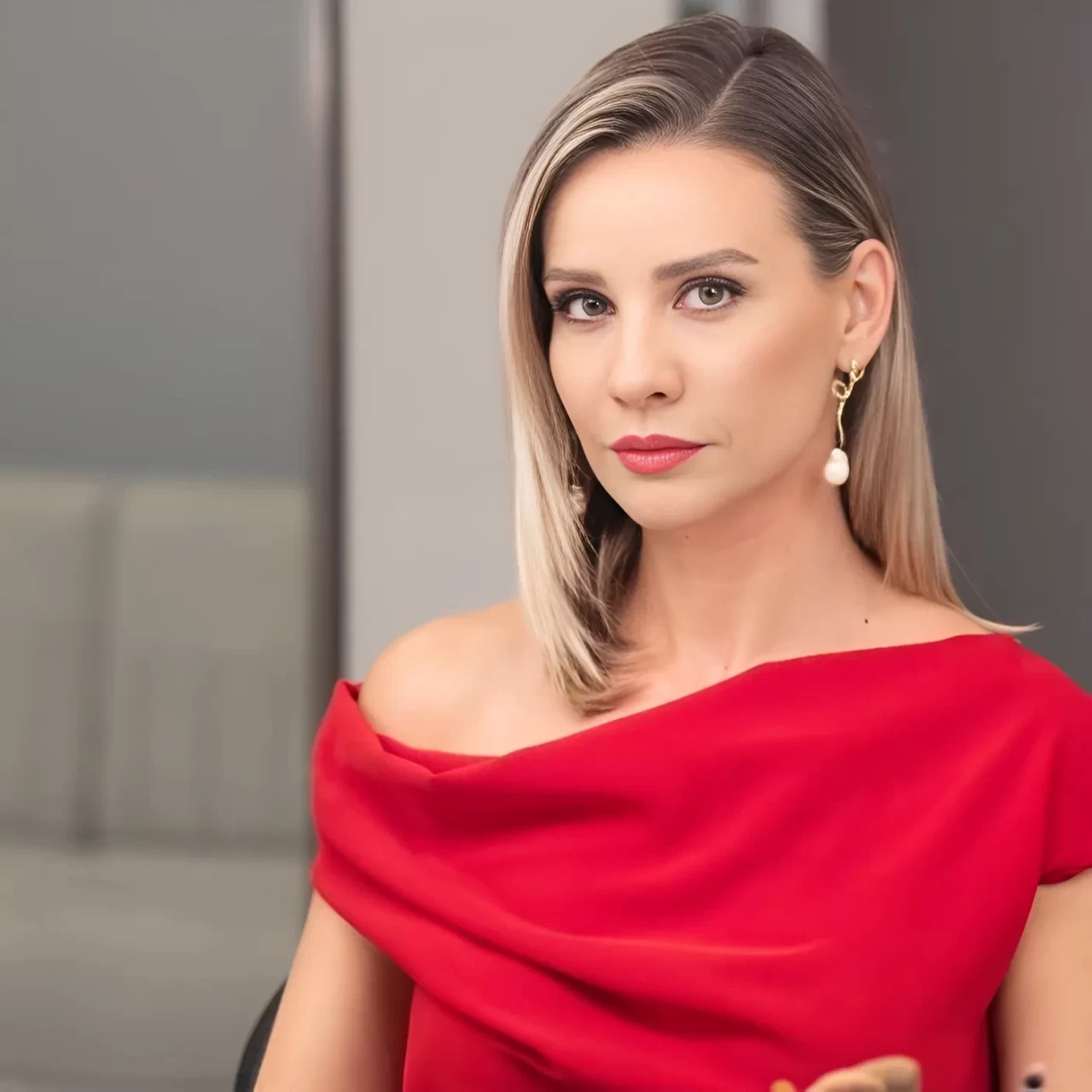 Esra Erol’un Kayınpederi Yeraltı Dünyasının Ünlü İsmi! Meğer O Kabadayının Geliniymiş...