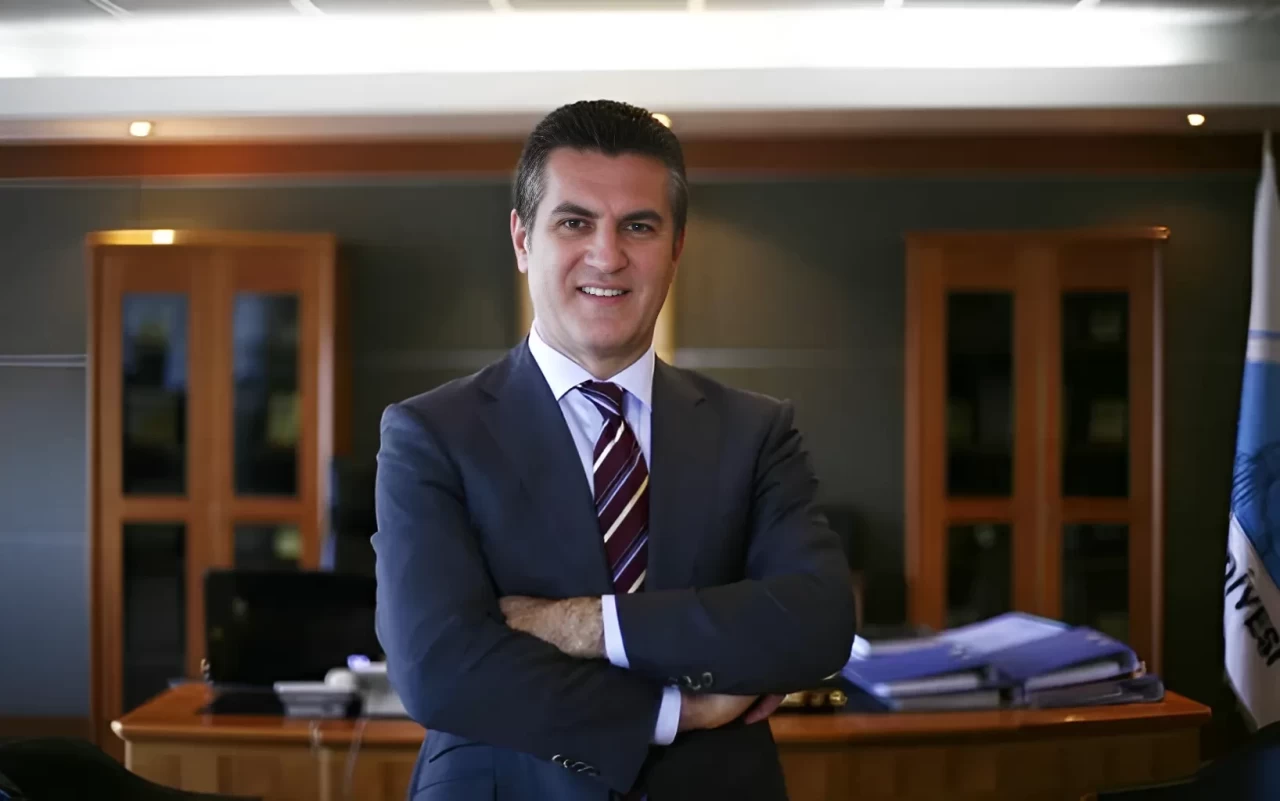 Mustafa Sarıgül Kiminle Evli, Eşi Kim, Sevgilileri, Kaç Yaşında, Hangi Partiden, Ne İş Yapıyor, Çocuğu Var Mı?