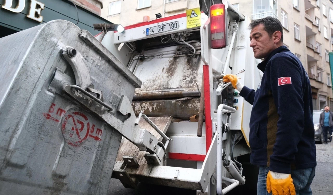 Belediye Temizlik İşçisi Maaşı 2024 Güncel Çöpçü Maaşları, Çalışma Saatleri ve Başvuru Şartları