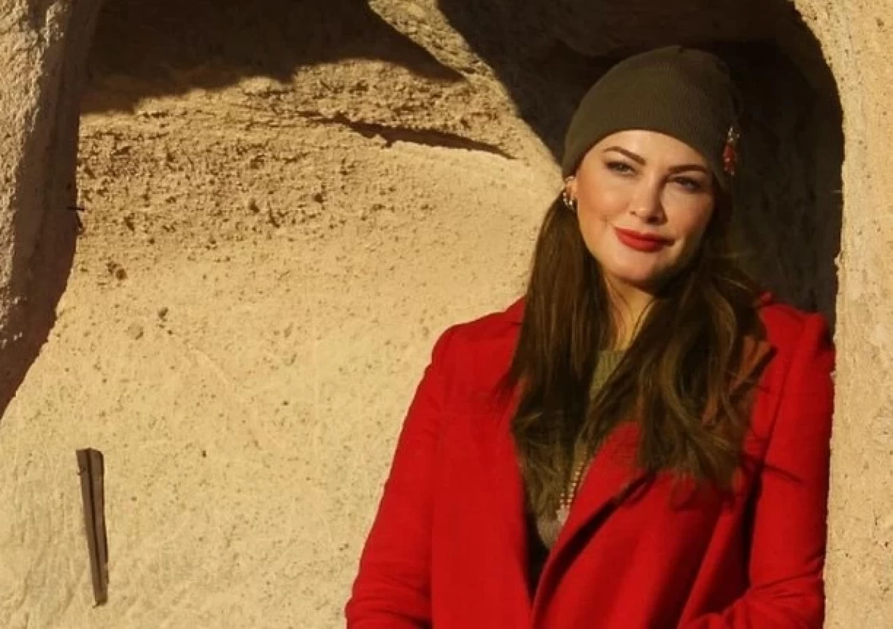 Aşk Evlilik Boşanma Neşe’si Ayçin İnci Kimdir? Evli Mi, Eşi Kim, Aslen Nereli, Kaç Yaşında, Ne İş Yapıyor, Çocuğu Var Mı?