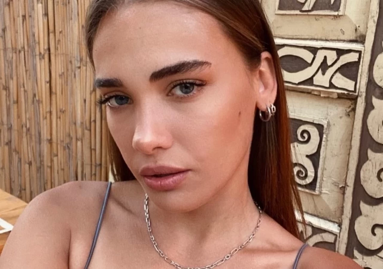 Kötü Kan Janset'i Mina Koyuncular Kimdir, Sevgilisi Kim, Kaç Yaşında, Aslen Nereli, Hangi Dizilerde Oynadı, Instagram Hesabı, Kilosu ve Boyu Kaç?
