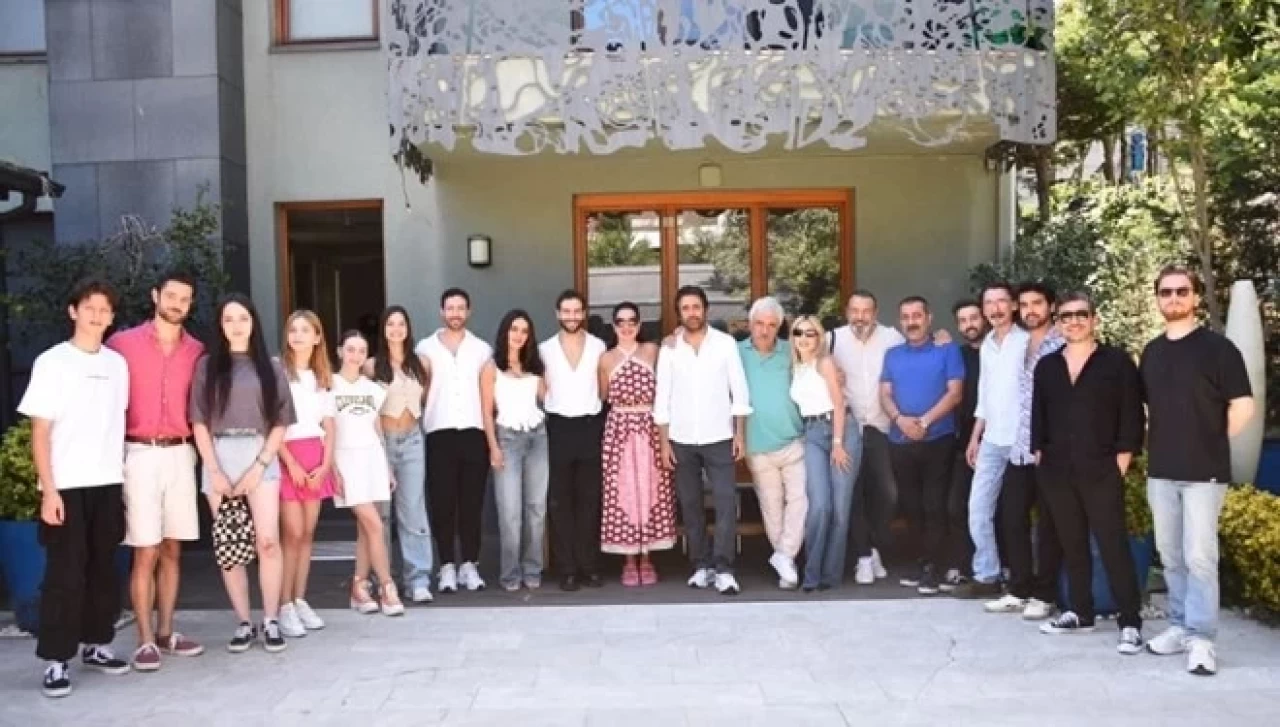 Güzel Aşklar Diyarı Gerçek mi, Uyarlama mı, Yaşanmış Hikaye mi, Oyuncuları (Tam Liste), Konusu!
