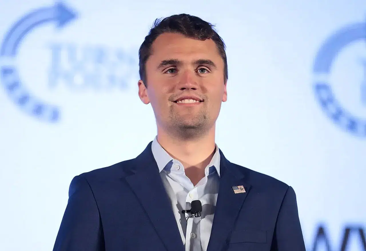 Charlie Kirk vurularak öldü! Trump’ın gözyaşlarıyla duyurduğu acı haber sosyal medyayı salladı