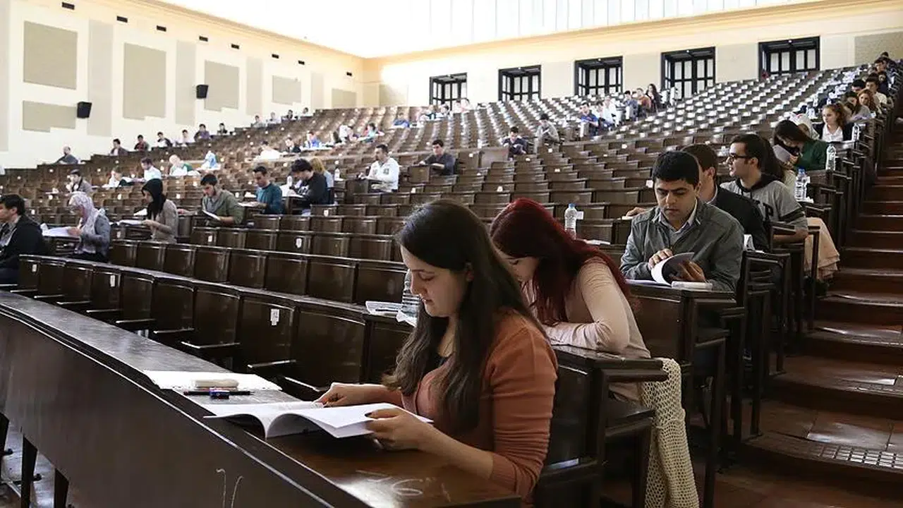 Sınavsız Üniversite Fırsatıyla Yeni Bir Bölüm Okumak Mümkün: Kayıt Süresi Daralıyor