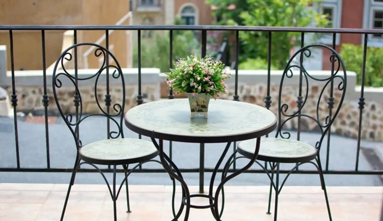 Balkon ve Pencerelerde Pas Sorunu Bitti! İşte Evdeki Doğal Çözüm