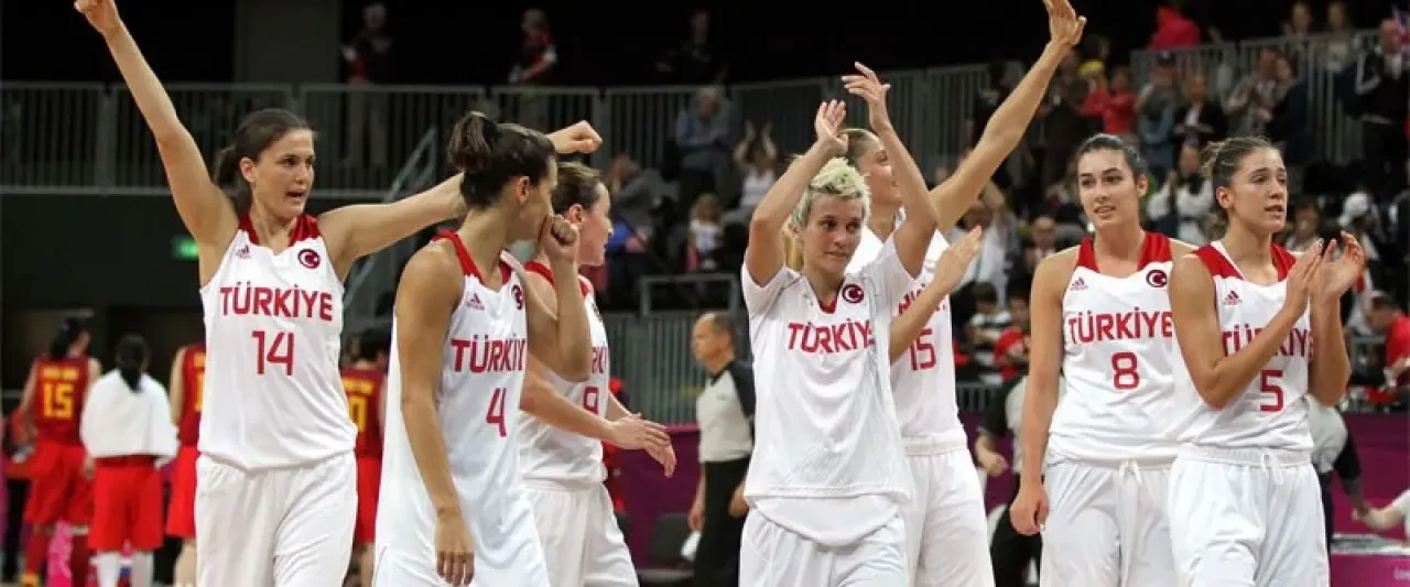 Potanın Perileri Yunanistan'ı Ezip Çeyrek Finale Yükseldi