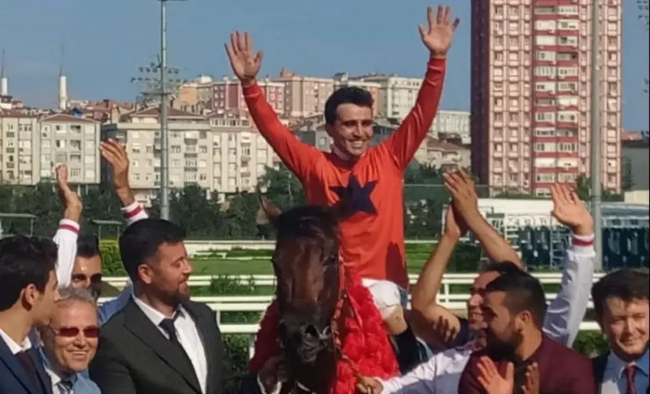 Gazi Koşusu’nun Efsane İsmi Ahmet Çelik Kaç Yaşında? Nereli? İşte Başarıları