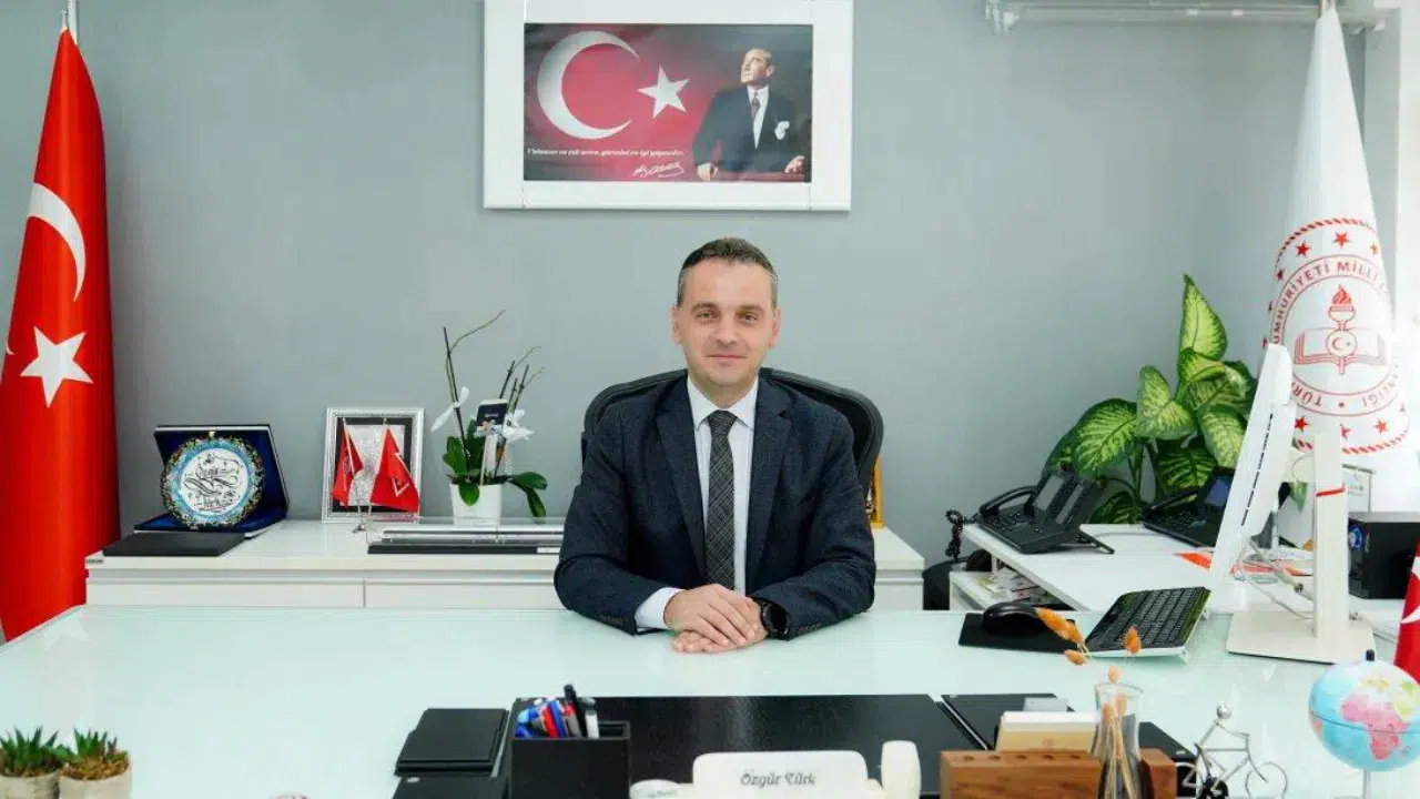 Özgür Türk Kimdir? LGS Tartışmalarının Gölgesinde Görevden Alındı