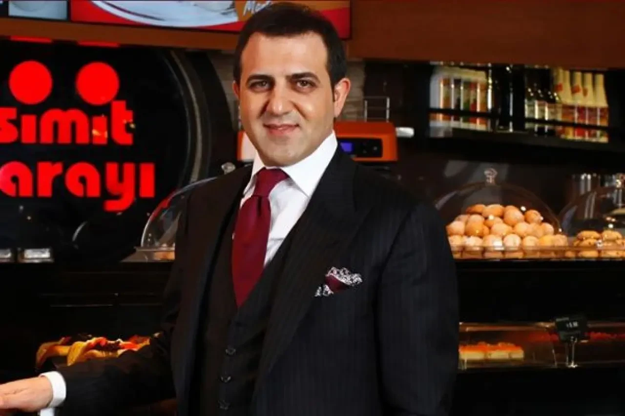 Türkiye’nin Simit Milyoneri! Abdullah Kavukcu’nun Serveti, Ne İş Yapıyor, Şirketleri Ne?