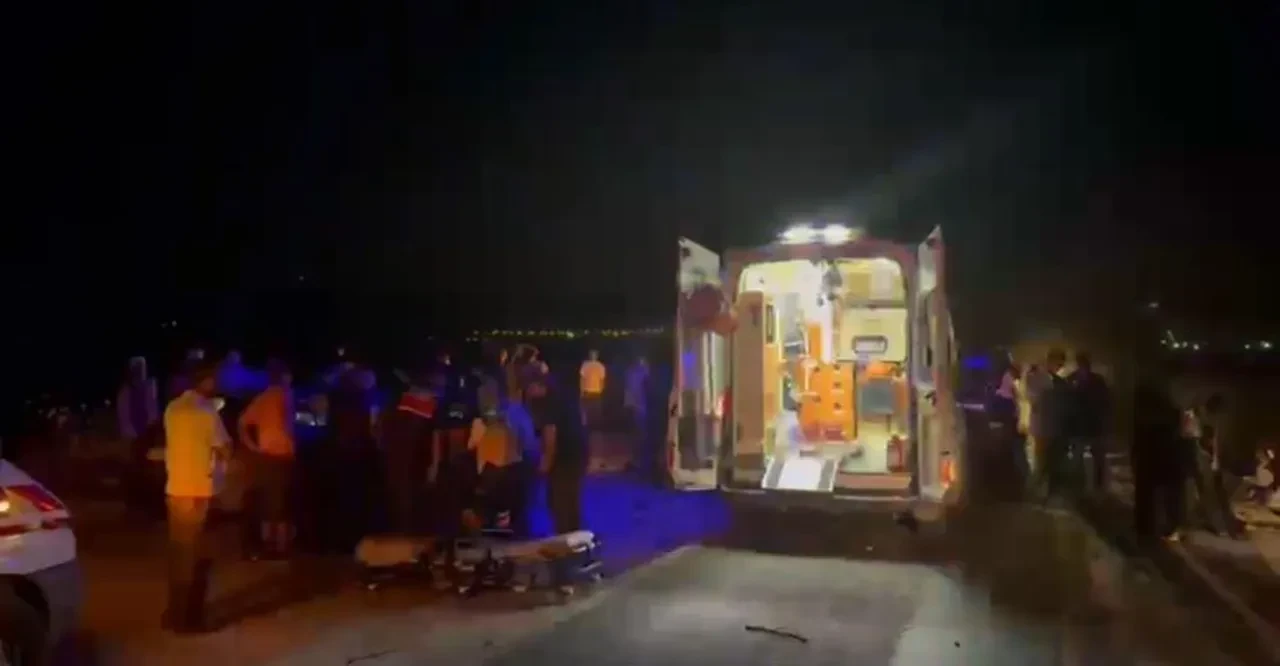 Balıkesir Gönen’de Zincirleme Kaza: 2 Kişi Hayatını Kaybetti, Yaralılar Arasında Çocuklarda Var