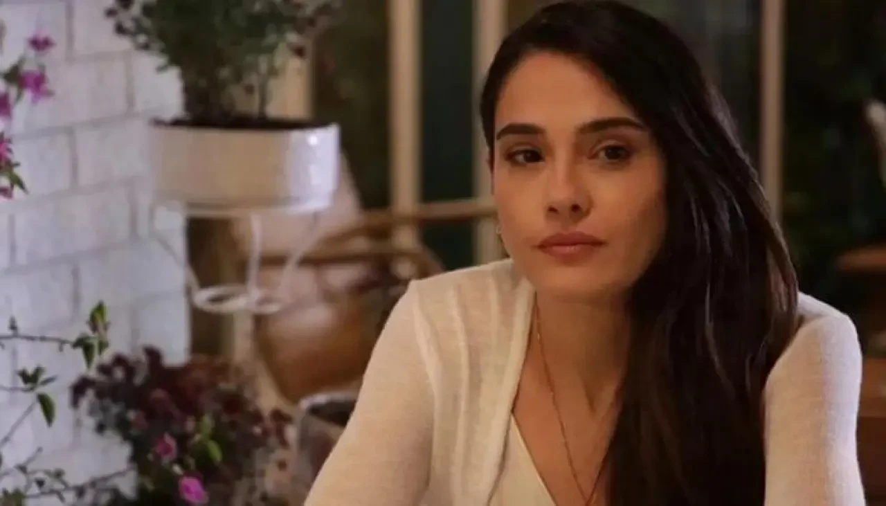 Ayşe’nin Öyküsü Dizisi Ne Zaman Başlıyor? Funda Eryiğit ve Caner Cindoruk’tan Yeni Dizi Sürprizi