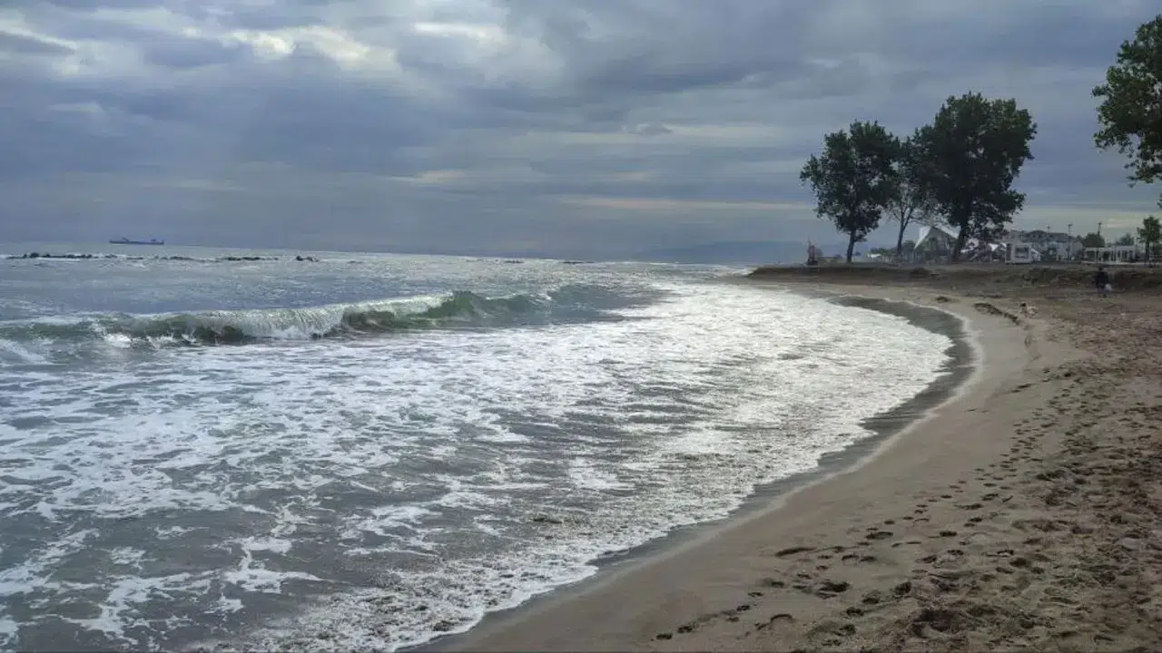 Meteoroloji Uyardı, Kaymakamlık Harekete Geçti! İşte Denize Girişin Yasak Olduğu Yerler