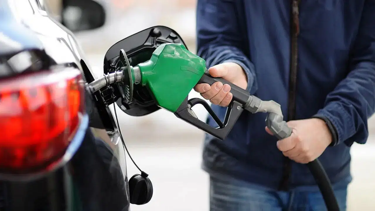 Petrol Fiyatlarında Sert Düşüş! Akaryakıtta İndirim Olacak mı?