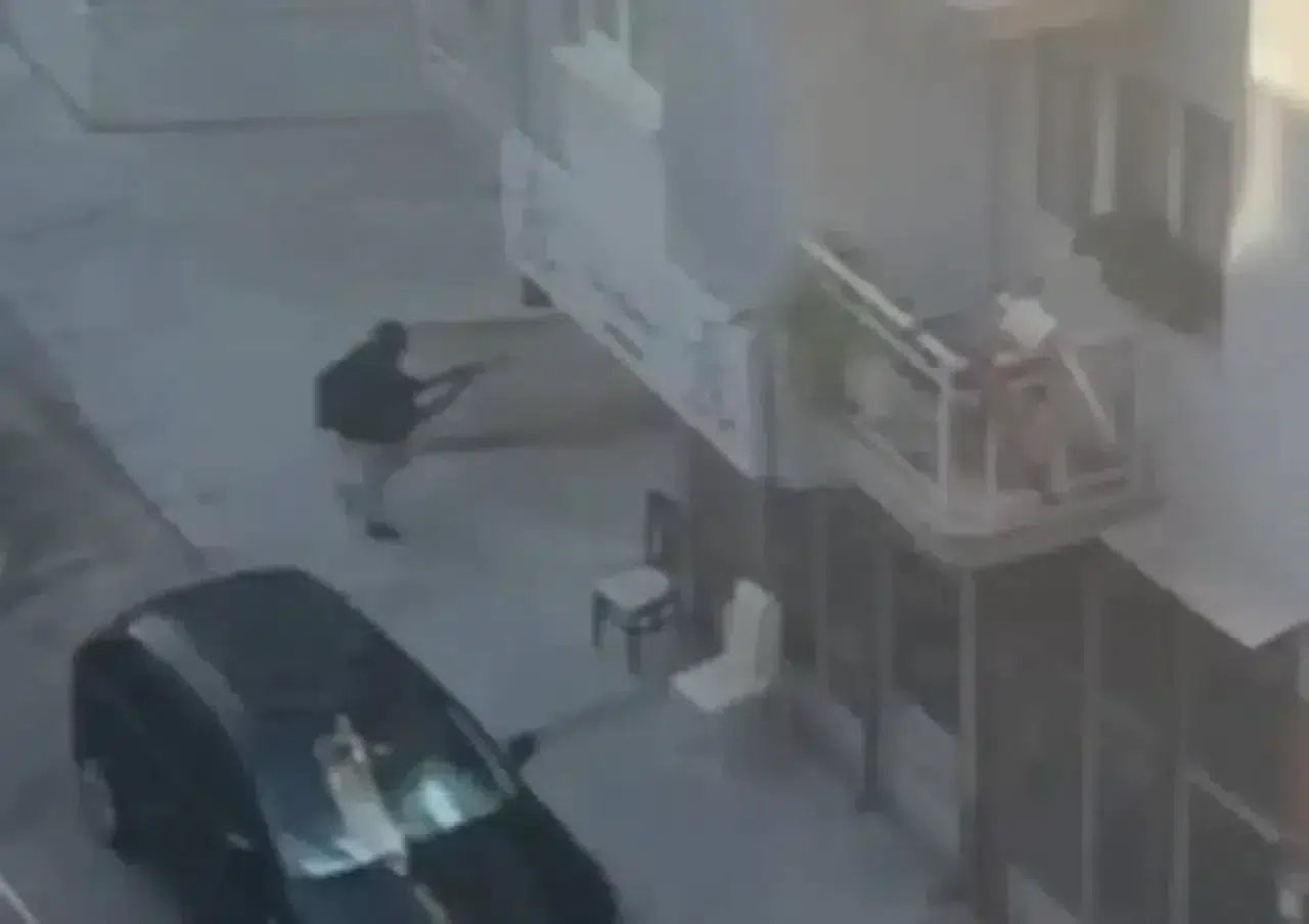 İzmir’de Kanlı Saldırı! 2 Polis Şehit Oldu, O Anlar Kamerada