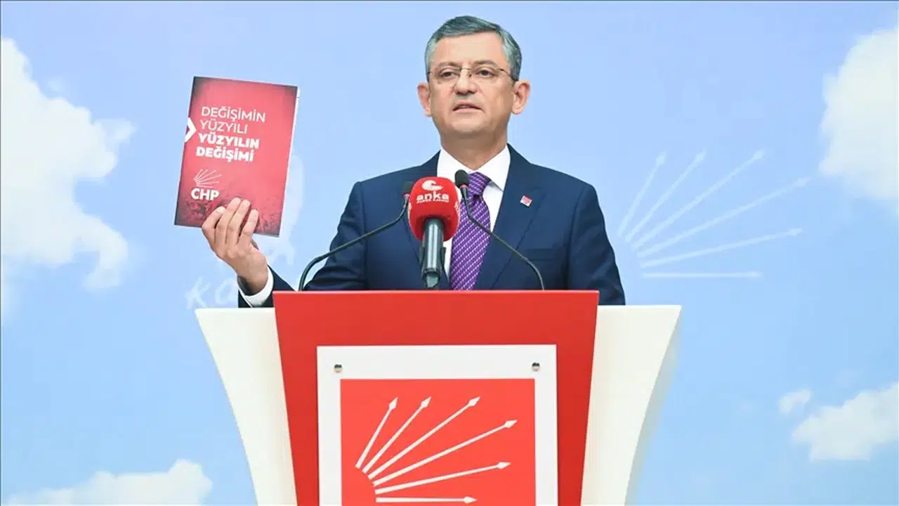 Özgür Özel Tek Aday: CHP Olağanüstü Kurultayı’nda İptal Krizi Aşıldı