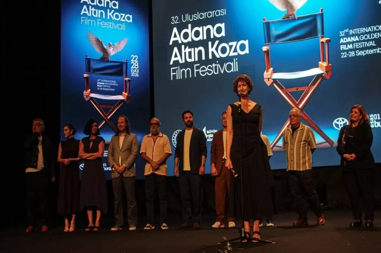 “O Da Bir Şey Mi” Altın Koza’da Ödülleri Topladı