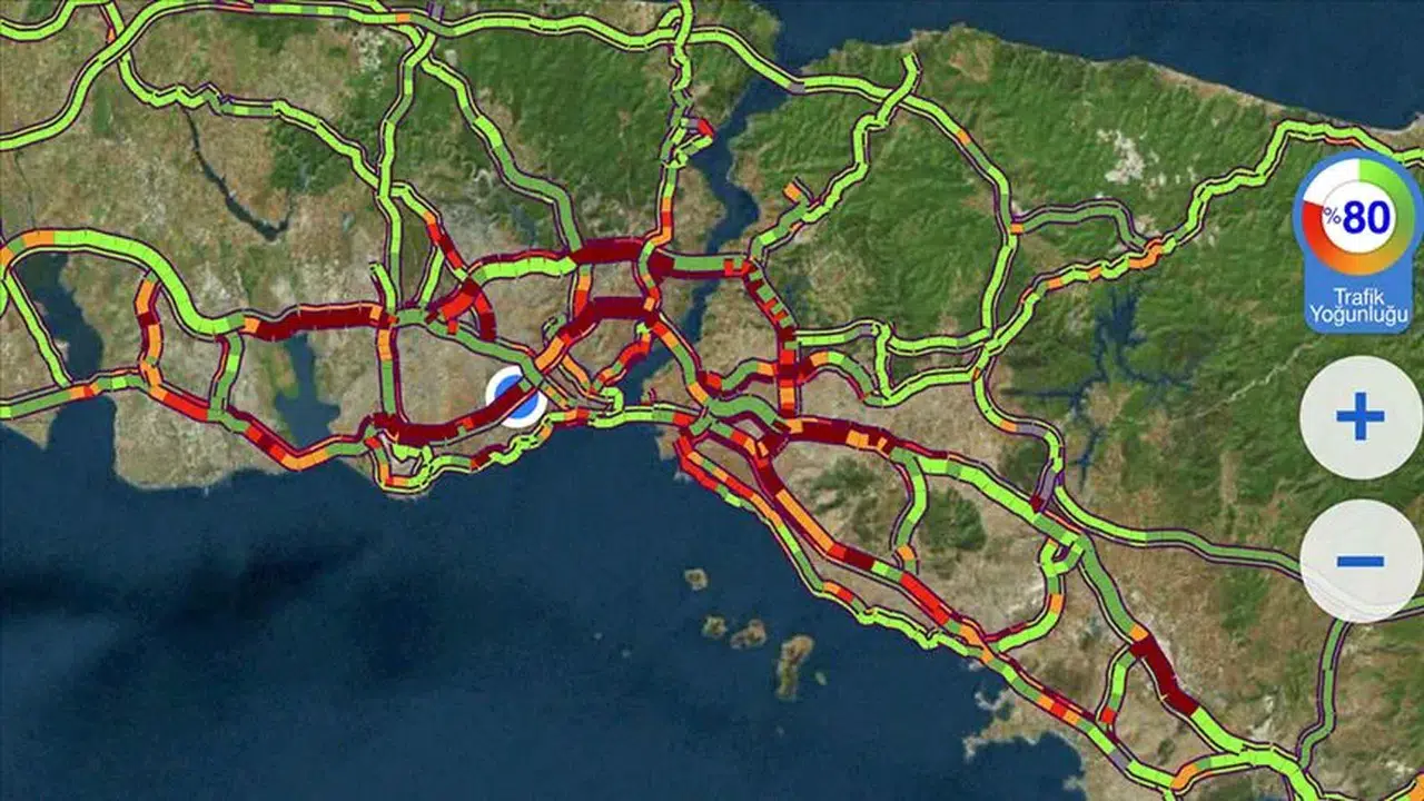 Sağanak Yağış İstanbul Trafiğini Kilitledi: Yoğunluk Yüzde 85’e Dayandı