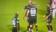 Futbol Camiası Bunu Konuşuyor! Caner Erkin Takım Arkadaşına Saldırdı