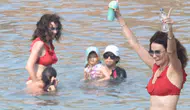 Songül Öden kızı Sone Larin ile Bodrum tatilinde keyifli anlar yaşadı