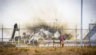 Hollanda Rotterdam limanındaki rafineride patlama bir can aldı