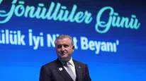 Bakan Bak, Fenerbahçe İstanbul Jet'i Başarılarından Dolayı Kutladı!