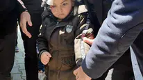 Oğlunun gözyaşlarıyla uğurladığı anne: Balıkesir'deki feci kazada hayatını kaybeden Elif Kel son yolculuğuna uğurlandı