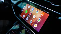 Sürüşte alarm krizi bitiyor: Google, Android Auto için beklenen o özelliği devreye alıyor