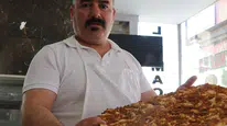 Sivaslı işletmecinin uygun fiyatlı lahmacun mücadelesi