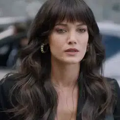 Pınar Deniz: Yaşı, Kökeni ve Burcu Nedir? Kıvanç Tatlıtuğ ile Yeni Bir Proje İçin Mi Bir Araya Geliyor?