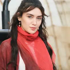 Cemre Arda Kimdir? Rüzgarlı Tepe'nin Zeynep'i Hakkında Bilgiler!