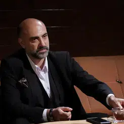 Eşref Rüya Ölü Yaşar'ın Gerçek Kimliği! Erol Babaoğlu'nun Proje Geçmişi ve Kanal D'deki Rolü Hakkında Yeni Gelişmeler!