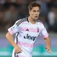 Kenan Yıldız: Genç Yıldızın Futbol Yolculuğu ve Kökleri