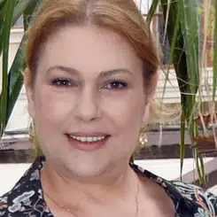 Eşref Rüya'nın Gülümser Karakteri: Zeynep Erolat Hakkında Bilmeniz Gerekenler