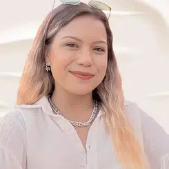 Ebru Akça'nın Hayatı ve Ölüm Nedeni: Genç Öğretmenin Arkasında Bıraktığı İzler