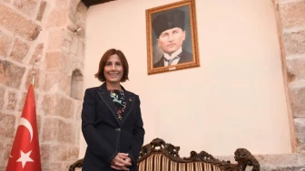 Oya Tekin Kimdir? Seyhan’ın İlk Kadın Belediye Başkanı Hakkında Her Şey