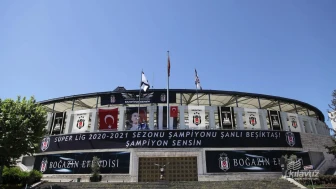 Beşiktaş Bombayı Patlattı! Milli yıldız İstanbul’a geliyor, taraftar coştu!
