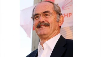 Yılmaz Büyükerşen Kimdir? Türkiye’nin İlk Balmumu Heykeltıraşı ve Rektör Belediye Başkanı
