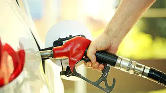 Benzin Fiyatlarına İki Yeni Zam, Ardından Bir İndirim Müjdesi!