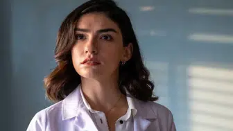 Hazar Ergüçlü evli mi, sevgilisi kim, nereli, boyu ve kilosu kaç, ailesi ve özel hayatı hakkında bilgiler