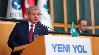 Davutoğlu'ndan sert eleştiriler: "Tabutumu riyakar siyasetçiler değil, mazlum gençler taşısın!"