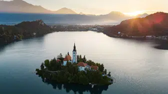 Keşfedilmeyi Bekleyen Cennet: Avrupa'nın Gizli Kıyı Şehri Turistlerin Gözünden Uzak Kalıyor