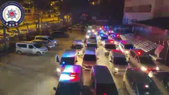 Hatay merkezli 8 ilde ‘Gümrük geçişinde rüşvet operasyonunda milyonlarca TLlik döviz ve silah ele geçirildi