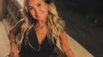 Yonca Evcimik'ten estetik itirafı: 'Yaş almayan ünlüler arasında yer alıyorum!'