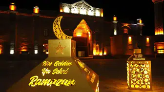 Aksaray'da Ramazan Bereketi: İftar Çadırları ve Mahya Çalışmalarıyla Coşku Artıyor!