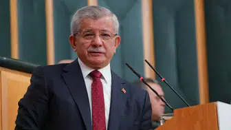 Davutoğlu, Ramazan'da İstanbul'da birlik ve beraberlik için sahurda bir araya geldi.