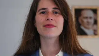 Lal Denizli Kimdir, Kaç Yaşında ve Nereli? Çeşme Belediye Başkanı Lal Denizli’nin Hayatı ve Kariyeri