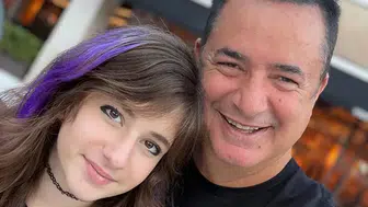 Acun Ilıcalı'nın Aile Fotoğrafı Olay Oldu: Takipçileri 'Kopyası Gibi!' Dedi!