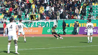 Şanlıurfaspor, 2. Lig'de Adana 01 FK'ya 2-1 yenilerek kötü gidişatını sürdürdü.