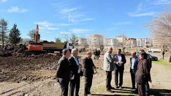 Alparslan Karabulut, Beşiri'de hizmet odaklı projeleriyle halkın takdirini kazanıyor.